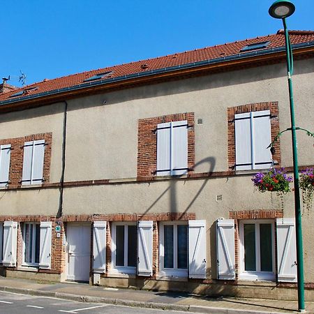 La Demeure Du Marechal-Ferrant Lägenhet Pierry Exteriör bild
